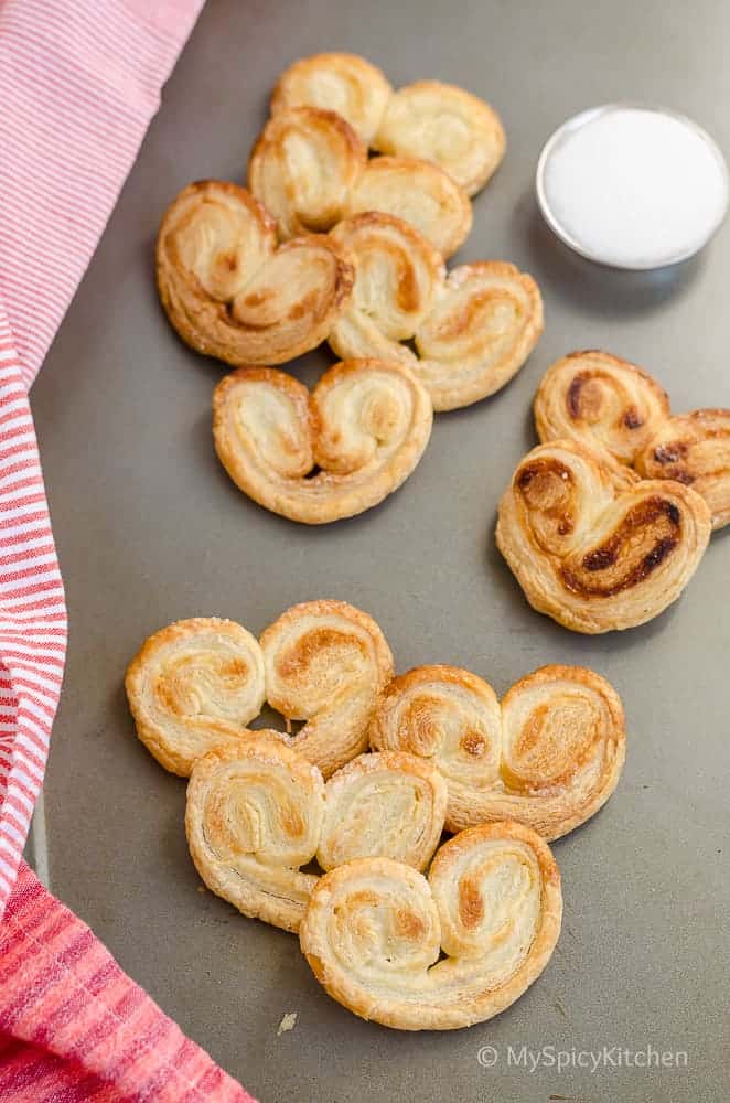 Palmiers, Lunettes, Homemade Palmiers, Homemade Little Hearts, Homemade Lunettes, Puff Pastry Sheets, Recipes with Puff Pastry Sheet, French Pastry, 