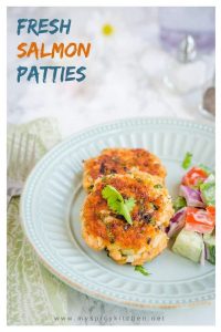 Healthy easy fresh salmon patties with some salad