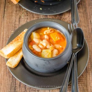 Bowl of Instant Pot veg cannelini bean soup