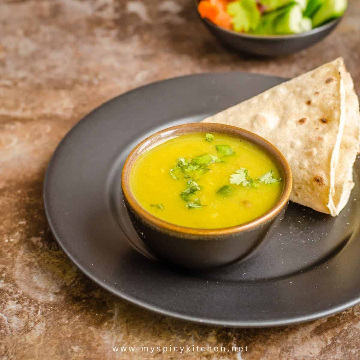 5 lentils dal with roti